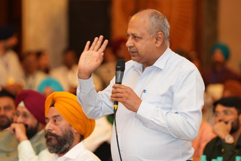 Punjab Chief Minister Bhagwant Mann and Delhi CM, AAP Convener Arvind Kejriwal Held Discussions with Industrialists in Ludhiana. They reiterated the commitment to provide comfortable environment to the industries in the state.
