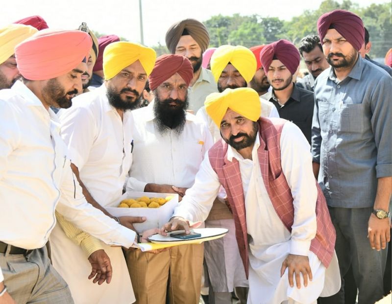 Punjab CM CM Bhagwant Mann Reviewed Purchase of Paddy Crop at Grain Market of Sri Chamkaur Sahib. The CM also interacted with farmers.
