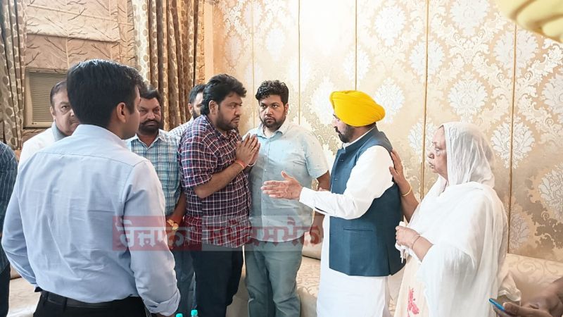 CM Bhagwant Mann Pays Condolences to Family of Late Punjabi Singer Surinder Shinda