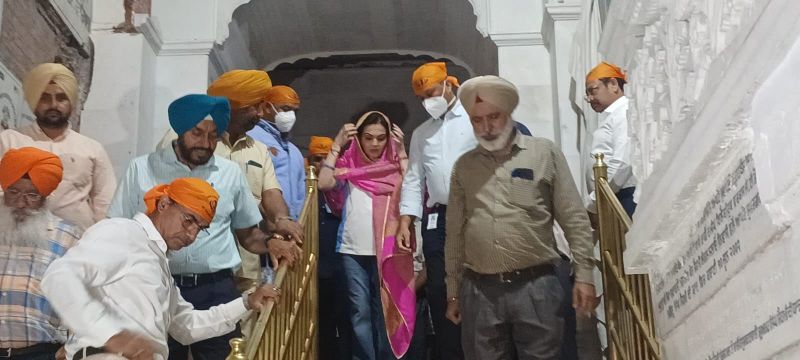 Nita Ambani Pays Obeisance at the Golden Temple, Amritsar in Punjab
