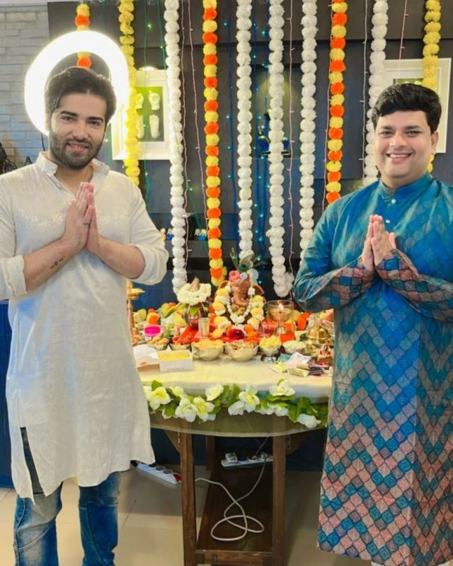 Sneak Peek into Ganesh Chaturthi Celebrations of Celebrities