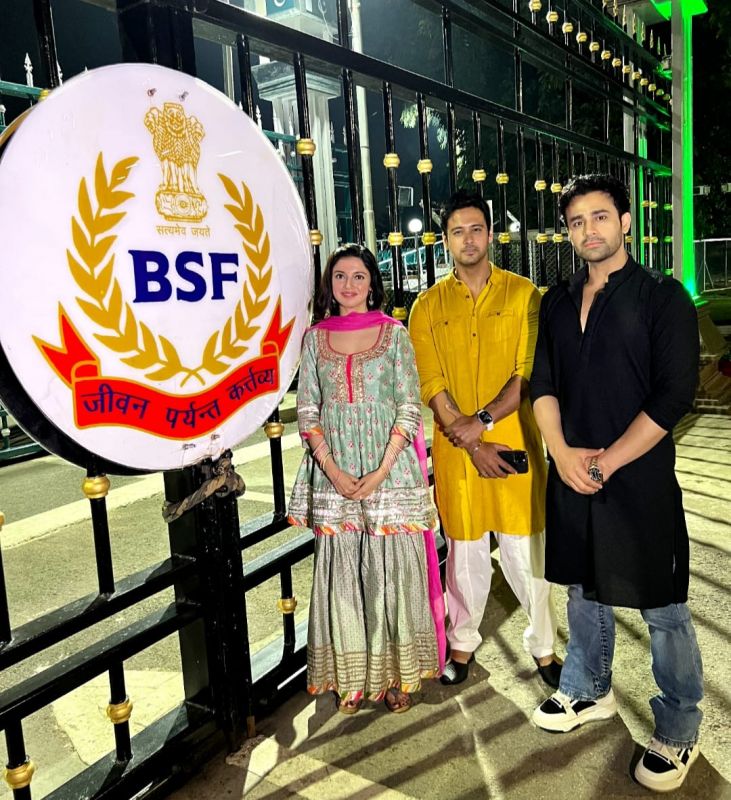 Film 'Yaariyan 2' Team Pays Obeisance at Golden Temple 