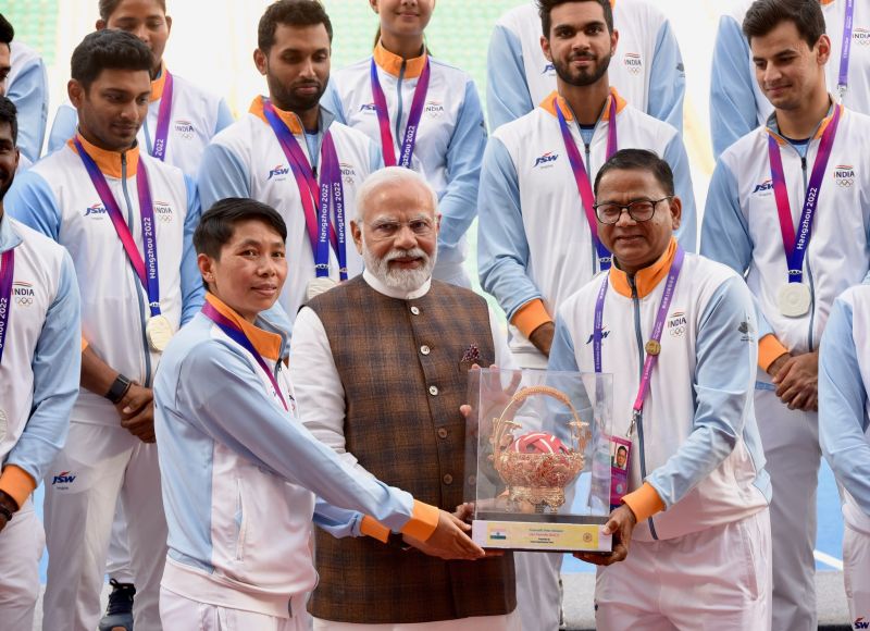 PM Modi Meets & Commends Indian Athletes for Asian Games Success
