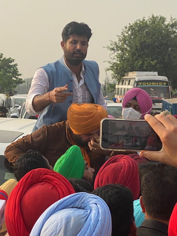 Police have detained all MLA and ministers at Haryana/UP Border