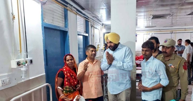 MP Gurjeet Aujla Meets Victims of Tragic Bus Accident in Jammu. Ten Pilgrims who were on their way to the Mata Vaishno Devi shrine of the same family were killed and several injured after a bus skidded off the Jammu-Srinagar national highway and fell into a deep gorge near Jhajjar Kotli in Jammu on Tuesday. 
