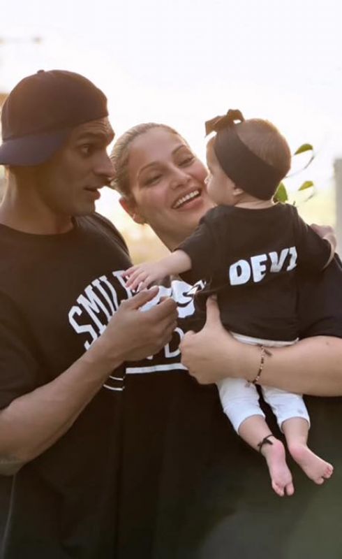 Bipasha Basu & Family Poses Together