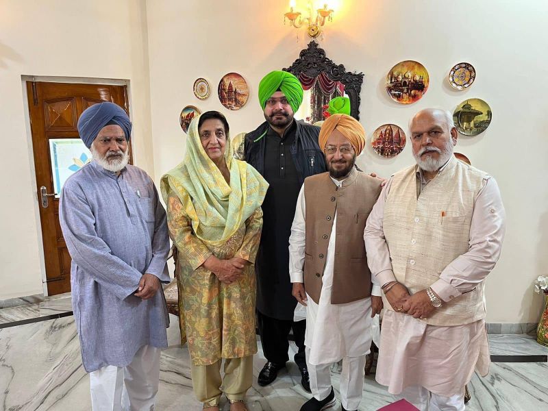 Navjot Sidhu met former CM Rajinder Kaur Bhattal, Ex-PCC President Lal Singh & Others 