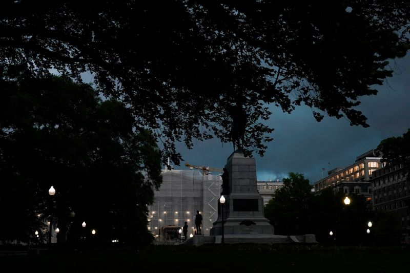 Devastating Storm Causes Widespread Power Outages and Flight Cancellations in Washington, US