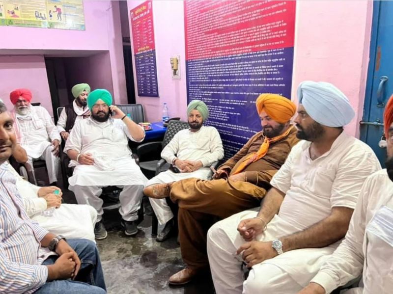 Police have detained all MLA and ministers at Haryana/UP Border