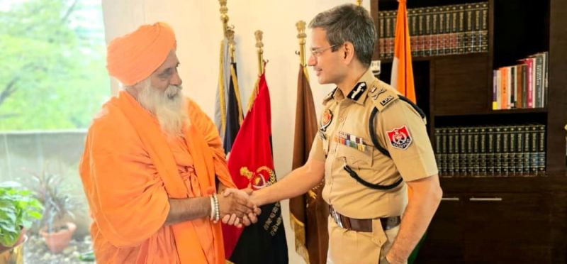 MP Sant Balbir Singh Seechewal Meets DGP Gaurav Yadav to Address Stranded Victim Women's Issue in Arab Countries
