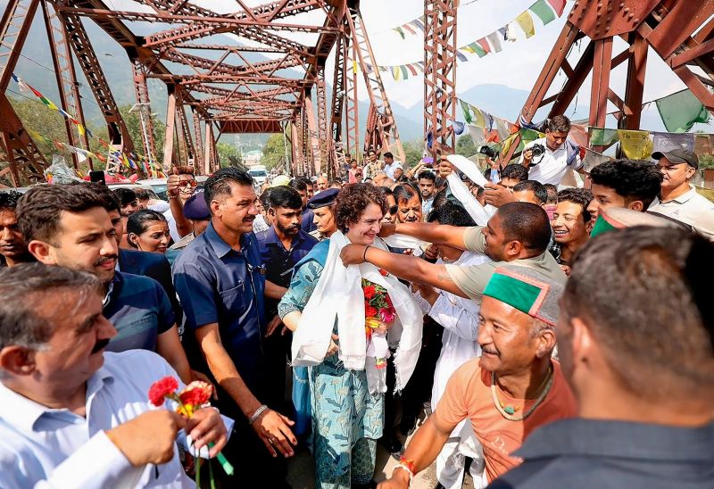Congress General Secretary Priyanka Gandhi Offers Condolences & Support to Natural Disaster Victims in Kullu