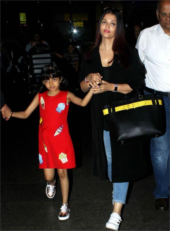  Aishwarya Rai Bachchan And Aaradhya Are Back