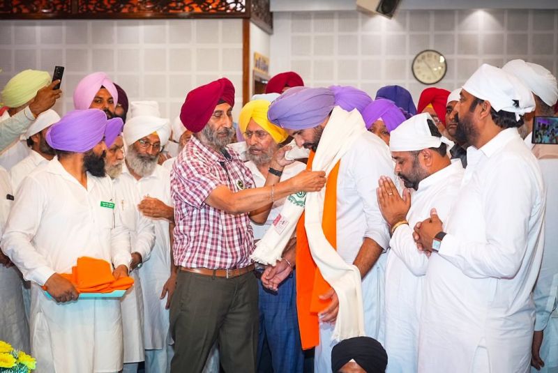 Punjab Congress Chief Amarinder Singh Raja Warring Pays Obeisance at Gurudwara Tilla Baba Farid Ji, Faridkot on the occasion of Baba Farid Ji Aagman Purab 2023
