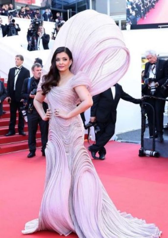Aishwarya Rai's Best Red Carpet Looks
