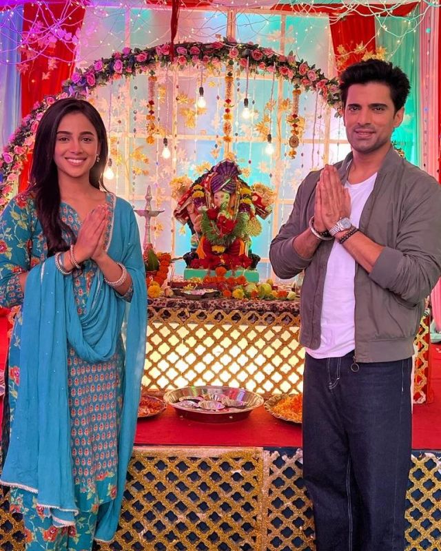 Sneak Peek into Ganesh Chaturthi Celebrations of Celebrities