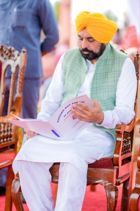 Punjab Chief Minister Bhagwant Mann Graces Passing Out Parade of 2999 Trained Constables, Spectacular Images Captured during the Event
