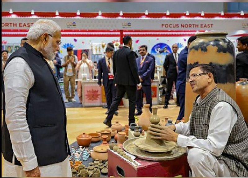 G-20 Summit: PM Modi Visits Stalls Exhibiting Handicrafts from Various States in 'Crafts Bazaar' at Bharat Mandapam