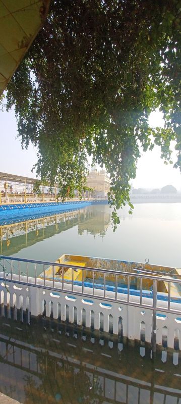 Pics: Historical Dukh Bhanjani Beri at Golden Temple 