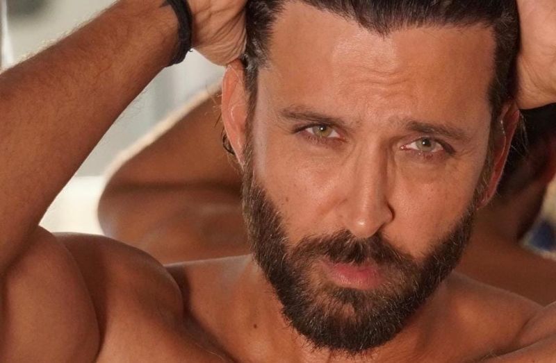 Hrithik Roshan Sets Hearts Ablaze with Sizzling Pictures