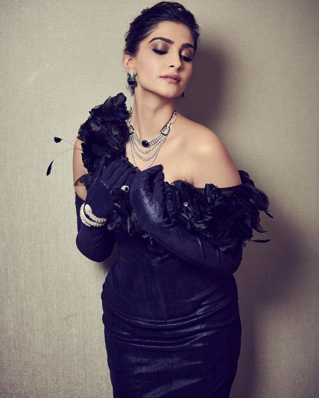 Sonam Kapoor looks stunning in latest photo shoot