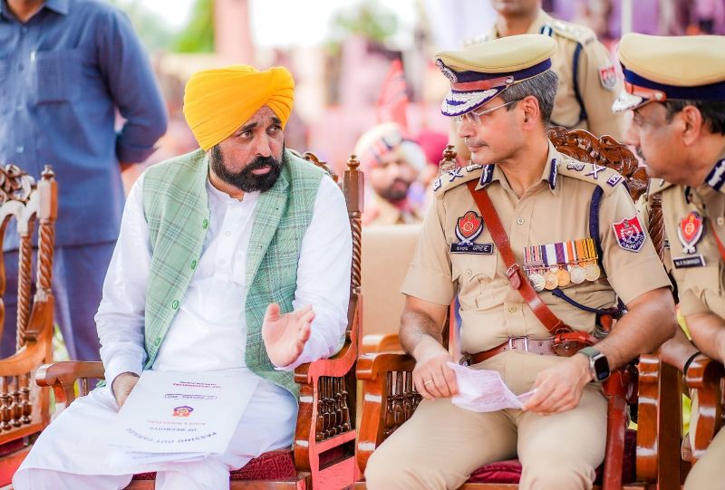 Punjab Chief Minister Bhagwant Mann Graces Passing Out Parade of 2999 Trained Constables, Spectacular Images Captured during the Event
