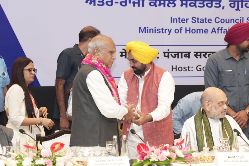 31st Meeting of Northern Zonal Council Underwent in Amritsar on Sept 26. Union Home Minister Amit Shah, Punjab CM Bhagwant Mann, Himachal CM and representatives of other states were also present on the occasion.
