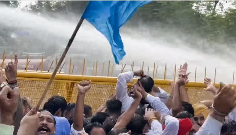 Punjab Police Spray Water on Congress Leaders Advancing to Raj Bhawan