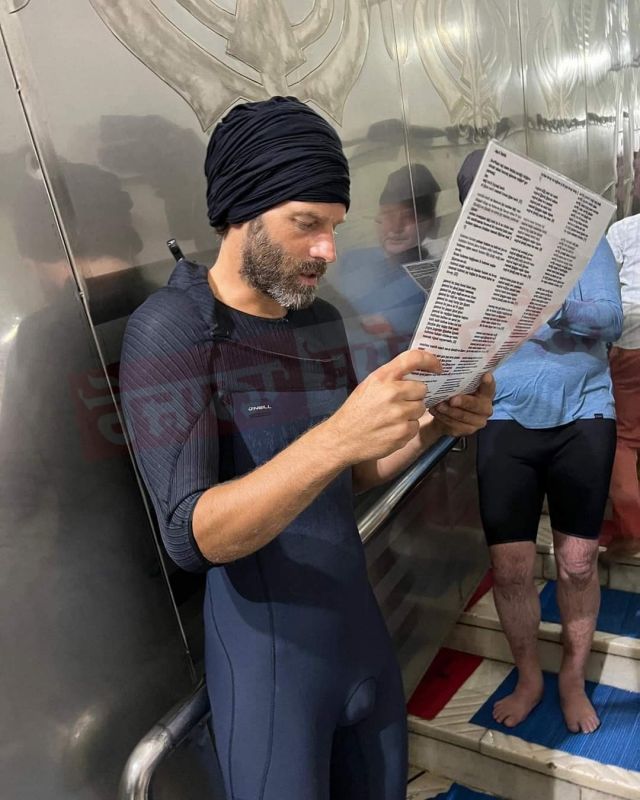 Foreign Devotees Recite Japji Sahib at Gurdwara Baoli Sahib Goindwal