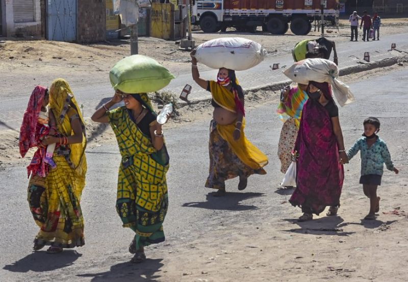 Pictures Indian Migrant workers