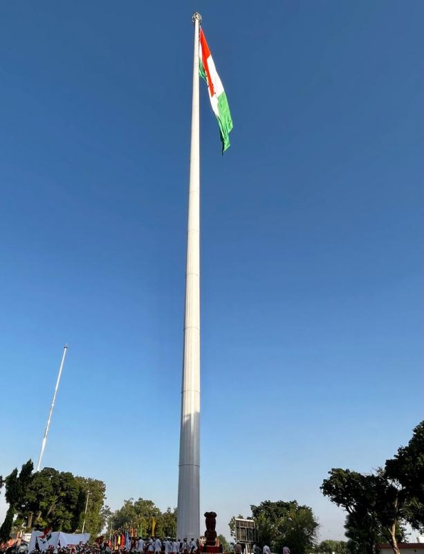 Nitin Gadkari hoisted 418-feet Tricolor at Attari-Wagha border, CM Bhagwant Mann was also present