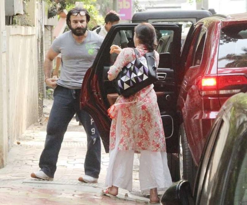 Sara Reached Director's Office With Her Dad Saif