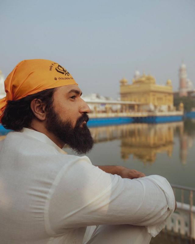 In Pics: Bollywood Star Vicky Kaushal Pays Obeisance at Golden Temple in Amritsar