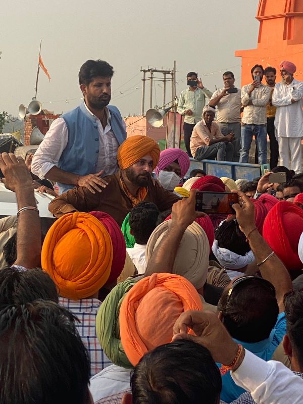 Police have detained all MLA and ministers at Haryana/UP Border