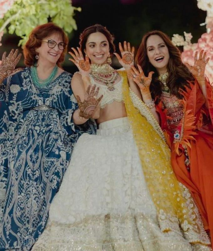 Kiara Advani Shares pics from her wedding on Mother's Day
