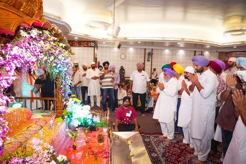Punjab Congress Chief Amarinder Singh Raja Warring Pays Obeisance at Gurudwara Tilla Baba Farid Ji, Faridkot on the occasion of Baba Farid Ji Aagman Purab 2023
