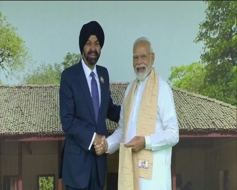  G-20 Summit: Foreign Guests Pays Tribute to Mahatma Gandhi at Rajghat in Delhi