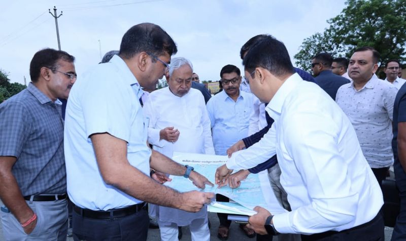 Bihar CM Nitish Kumar inspecting the road site at Salepur Mod Junction
