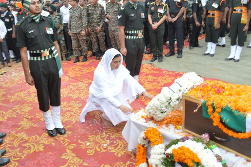 Minister Anmol Gagan Maan Paid Tributes to Martyr Colonel Manpreet Singh & Shared Grief with Family