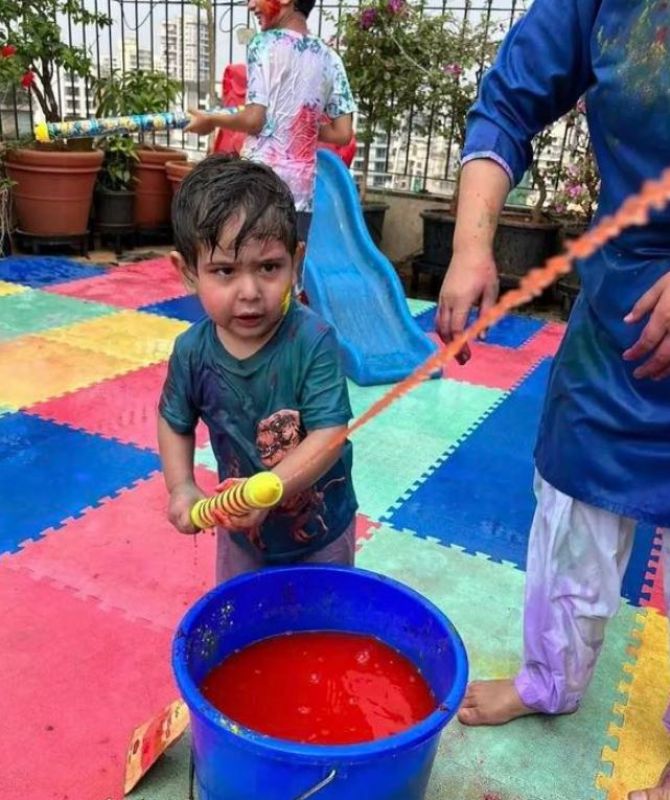Jehangir Ali Khan Pataudi Enjoying Holi Festival
