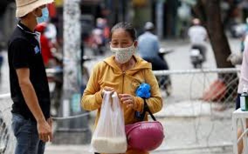 'Rice ATM' feeds Vietnam's poor during lockdown