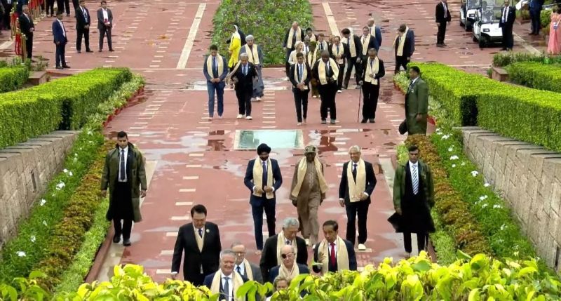  G-20 Summit: Foreign Guests Pays Tribute to Mahatma Gandhi at Rajghat in Delhi