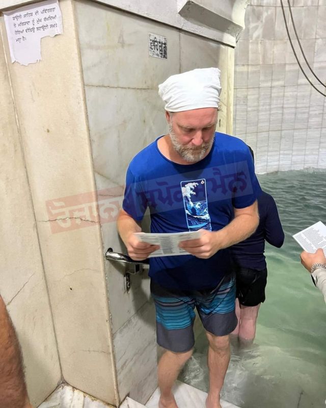 Foreign Devotees Recite Japji Sahib at Gurdwara Baoli Sahib Goindwal