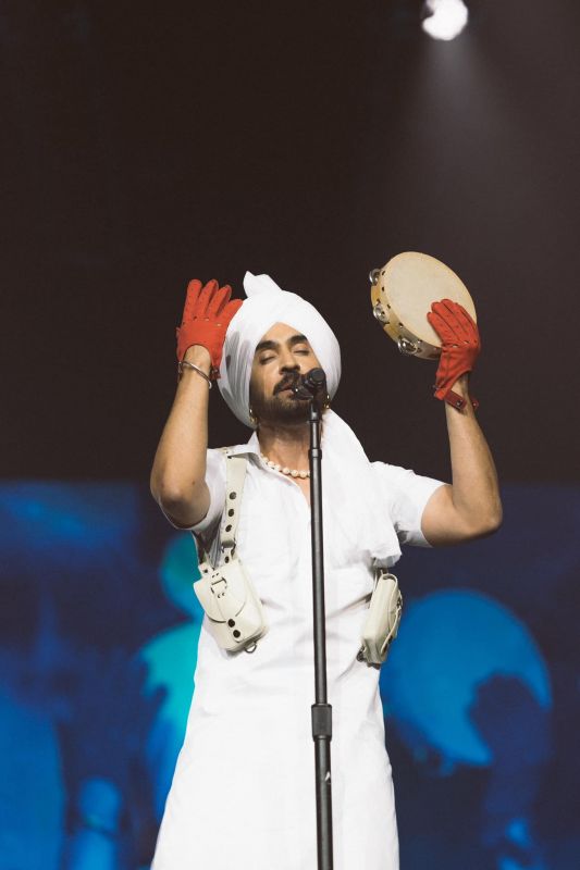 Diljit Dosanjh Mesmerizes Melbourne Audience, Winning Hearts with Outstanding Performance