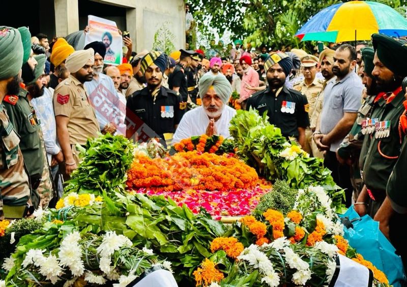 Cabinet Minister Chetan Singh Jouramajra Paid Tribute to Anantnag Martyr Pardeep Singh