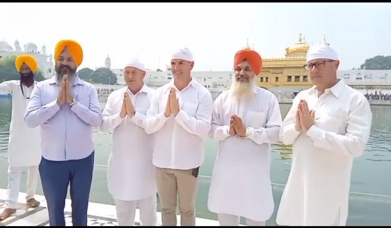 Australian Member of Parliament Brad Battin Pays Obeisance at Golden Temple 