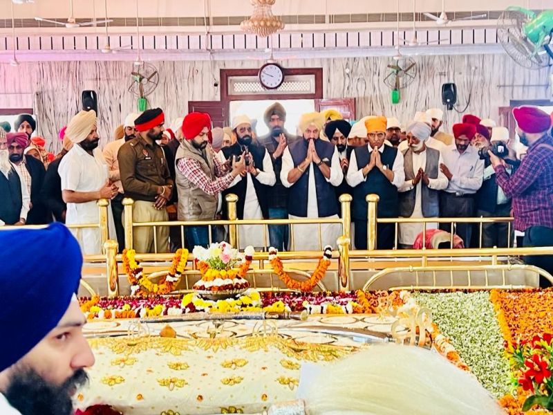 Union Health Minister Mansukh Mandaviya, MP Preneet Kaur
& BJP leader Parminder Singh Brar Pays Obeisance at Gurdwara Dukh Nivaran Sahib