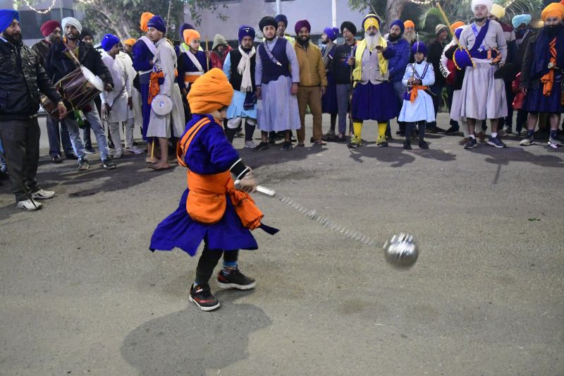 Gatka at chandigarh nagar kirtan 