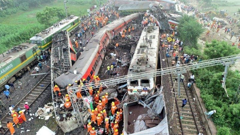 Odisha Train Collision: Railway Minister Ashwini Vaishnaw reached the Accident Site
