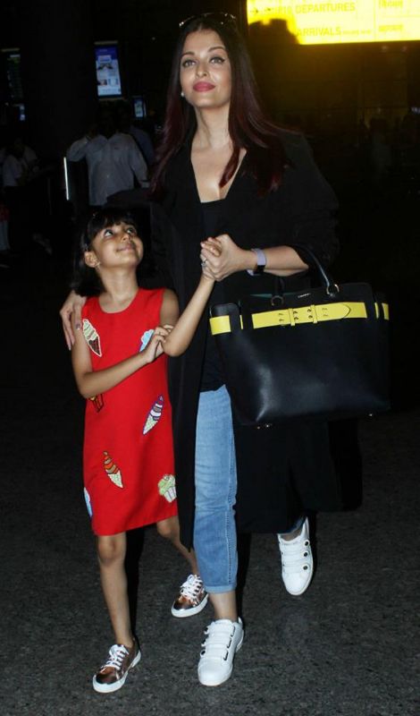 Aishwarya Rai Bachchan And Aaradhya Are Back