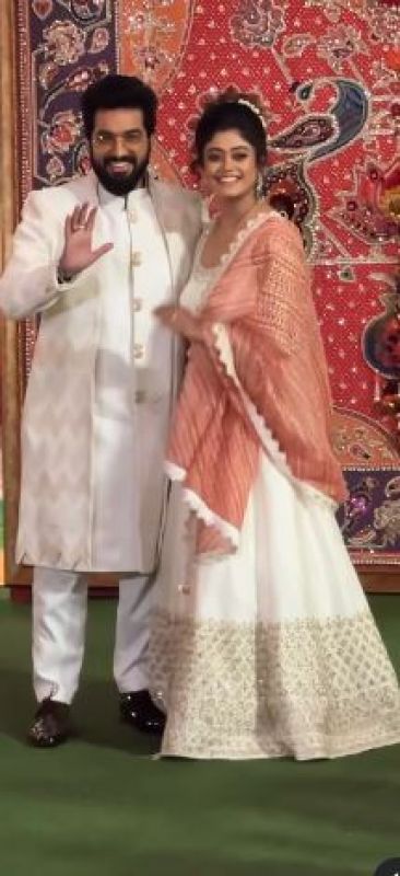 Bollywood Stars Grace the Grand Ganesh Chaturthi Celebration at Ambanis' Antilia